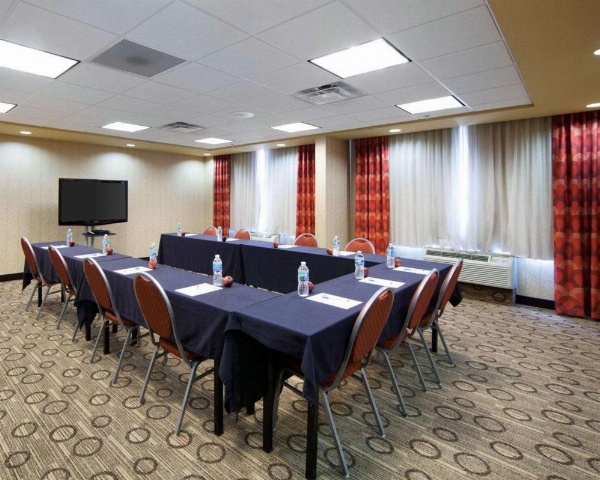 Comfort Inn Oak Ridge image 23